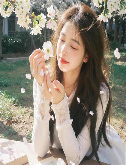 师年轻女老完整版在线观看_中年女人梦见自己大哭_女老师2